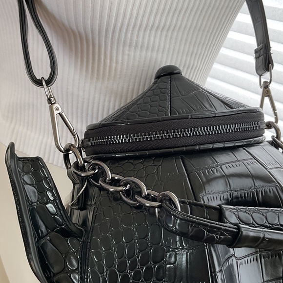 Elegant Black Croc-Embossed Women's Bag - Picture 7 of 9